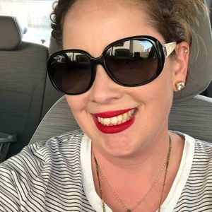 Meet your Posher, Rebecca